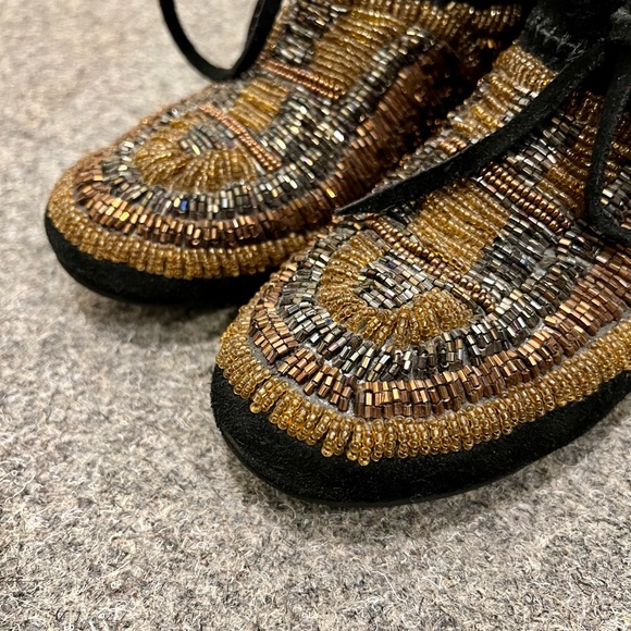 House of Harlow 1960 Maddie Suede Beaded Moccasin Booties Size 6 - Picture 7 of 10